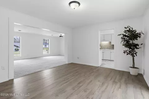Living - 705 Pinehurst St, Clinton, MS 39056 photo 8 of 8