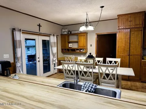 8 Chisholm Trl, Wiggins, MS 39577 photo 8