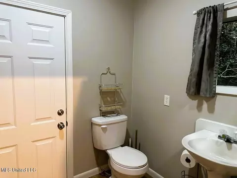 8 Chisholm Trl, Wiggins, MS 39577 photo 12