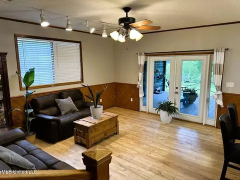 8 Chisholm Trl, Wiggins, MS 39577 photo 7