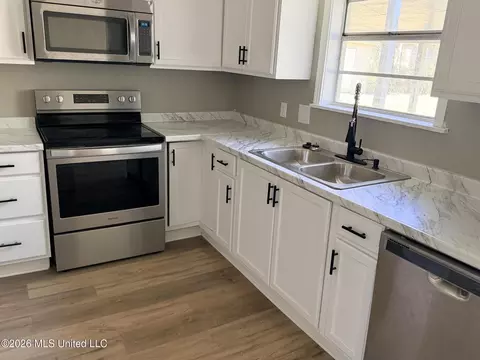 Kitchen - 1514 Dorgan St, Jackson, MS 39204 photo 1 of 2
