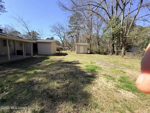 Exterior - 1514 Dorgan St, Jackson, MS 39204 photo 7 of 10