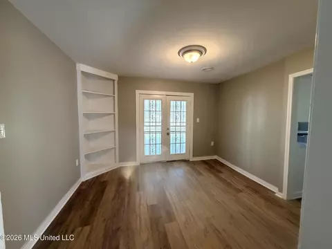 Living - 1514 Dorgan St, Jackson, MS 39204 photo 4 of 8