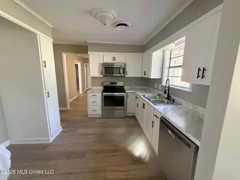 Kitchen - 1514 Dorgan St, Jackson, MS 39204 photo 2 of 2