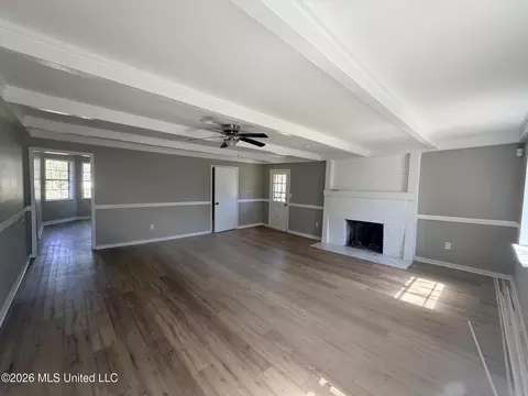 Living - 1514 Dorgan St, Jackson, MS 39204 photo 6 of 8