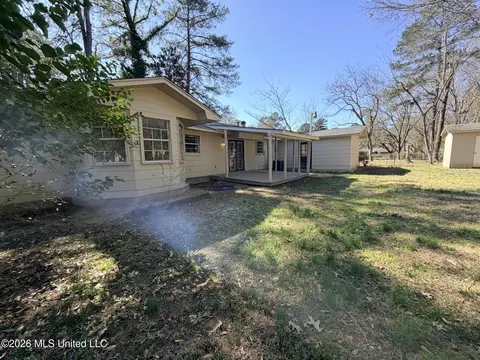 Exterior - 1514 Dorgan St, Jackson, MS 39204 photo 5 of 10