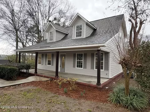 Exterior - 182 Blue Lakes Dr, Lucedale, MS 39452 photo 2 of 7