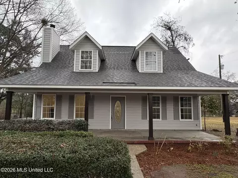 182 Blue Lakes Dr, Lucedale, MS 39452