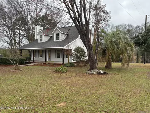 Exterior - 182 Blue Lakes Dr, Lucedale, MS 39452 photo 5 of 7