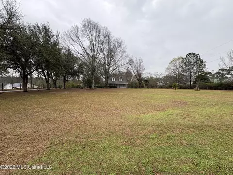 Exterior - 182 Blue Lakes Dr, Lucedale, MS 39452 photo 6 of 7