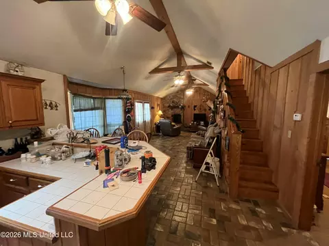 Entry Way - 112 Ronald Rd, Monterey, LA 71354 photo 2 of 4