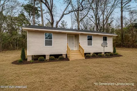 7 Bowen St, Wiggins, MS 39577