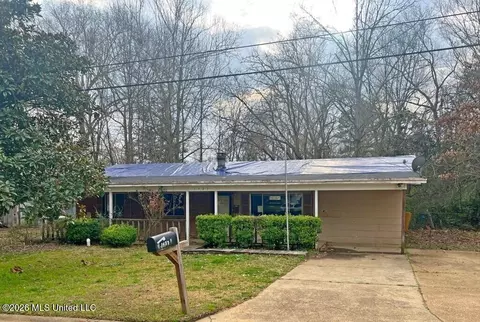 1423 Woody Dr, Jackson, MS 39212