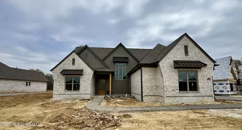 324 Oakworth Dr, Hernando, MS 38632