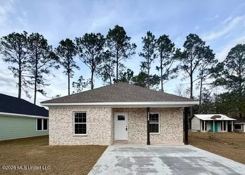 1524 Wynedote Dr, Gautier, MS 39553