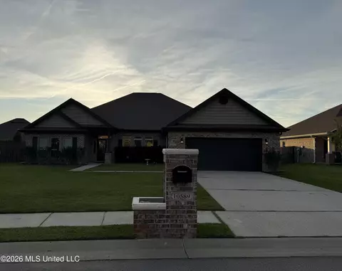 10589 Harvest Dr, Gulfport, MS 39503
