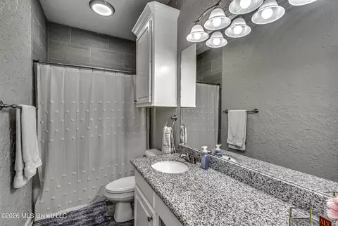 Bath - 202 Commonwealth Ave, Brandon, MS 39047 photo 1 of 5