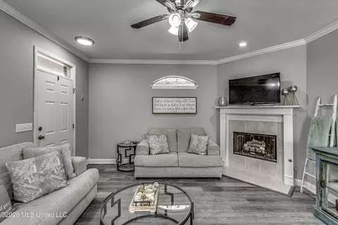 Living - 202 Commonwealth Ave, Brandon, MS 39047 photo 3 of 3
