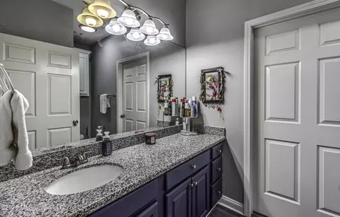 Bath - 202 Commonwealth Ave, Brandon, MS 39047 photo 3 of 5