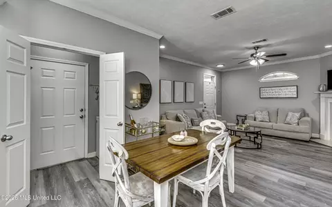 Dining - 202 Commonwealth Ave, Brandon, MS 39047 photo 2 of 3