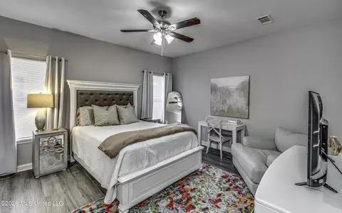 Bedroom - 202 Commonwealth Ave, Brandon, MS 39047 photo 5 of 9