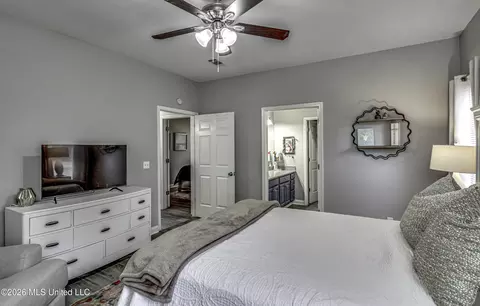Bedroom - 202 Commonwealth Ave, Brandon, MS 39047 photo 8 of 9