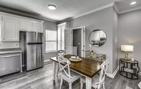 Dining - 202 Commonwealth Ave, Brandon, MS 39047 photo 1 of 3