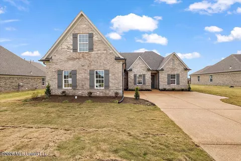 13865 Molly Madeline Ln, Olive Branch, MS 38654
