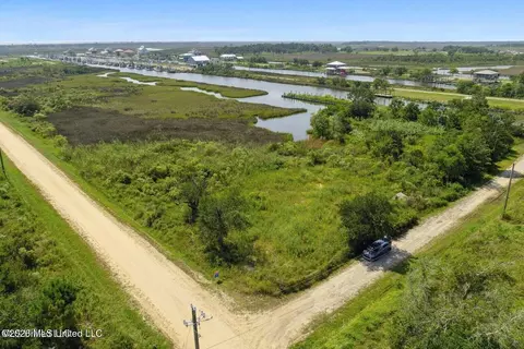 0 Ann St, Waveland, MS 39576