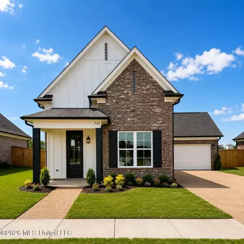 902 Coahoma Ct, Nesbit, MS 38651