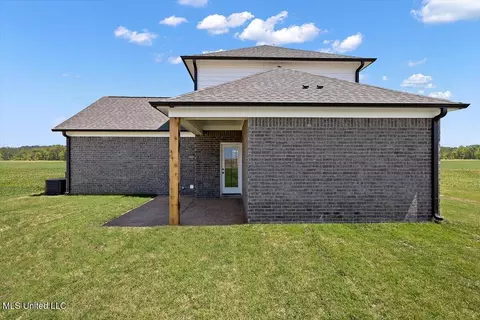 Exterior - 902 Coahoma Ct, Nesbit, MS 38651 photo 6 of 6