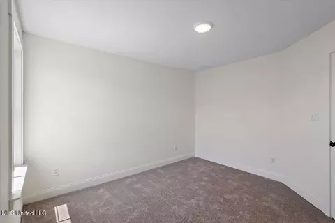Bedroom - 902 Coahoma Ct, Nesbit, MS 38651 photo 5 of 8
