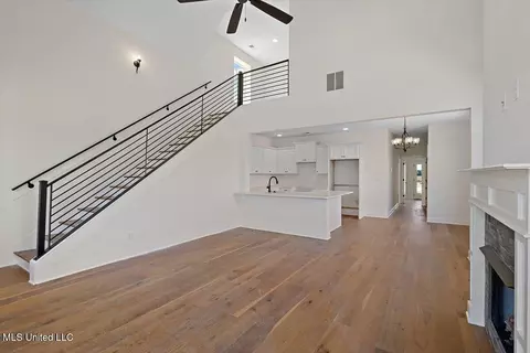 Entry Way - 902 Coahoma Ct, Nesbit, MS 38651 photo 2 of 4