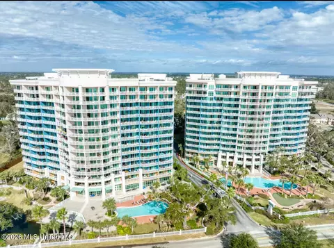 2230 Beach Dr #1102, Gulfport, MS 39507