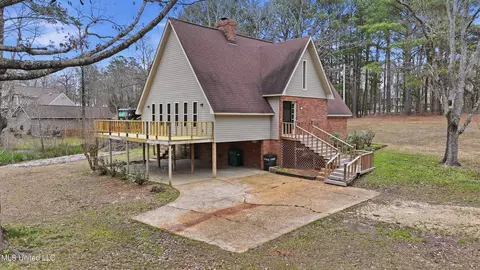 109 Springdale Dr, Terry, MS 39170