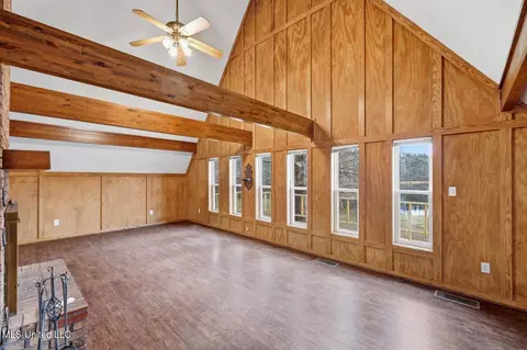 Living - 109 Springdale Dr, Terry, MS 39170 photo 3 of 3