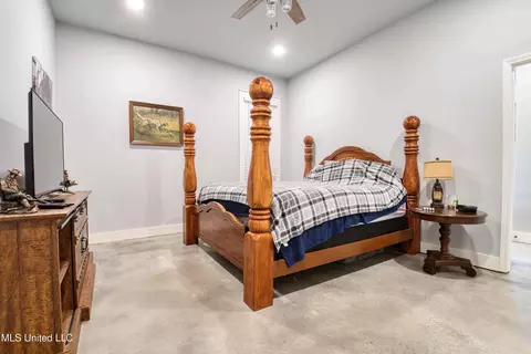 Bedroom - 301 Summer Oaks Dr, Lamar, MS 38642 photo 5 of 6