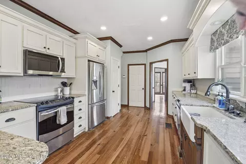 Kitchen - 486 Saint Augustine Dr, Madison, MS 39110 photo 4 of 5