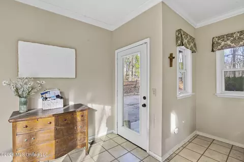 Entry Way - 486 Saint Augustine Dr, Madison, MS 39110 photo 5 of 13