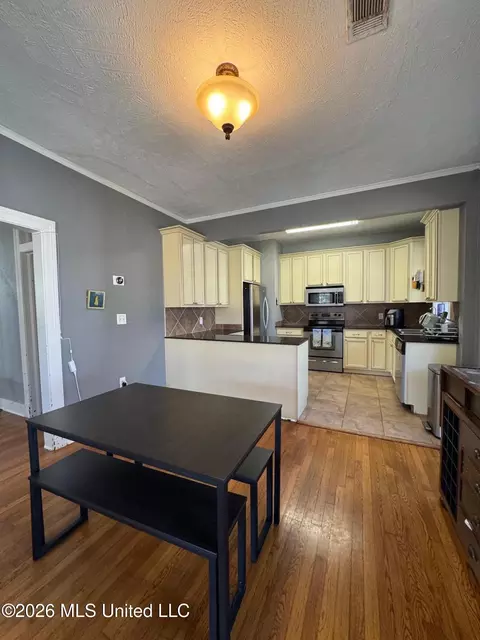 4059 Council Cir, Jackson, MS 39206 photo 9