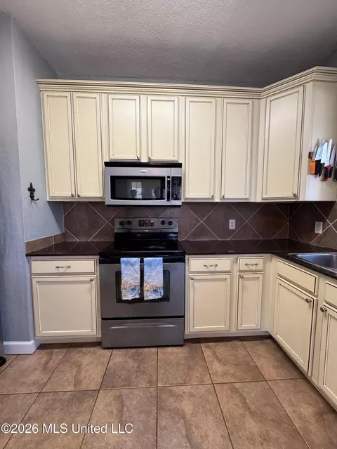 4059 Council Cir, Jackson, MS 39206 photo 12