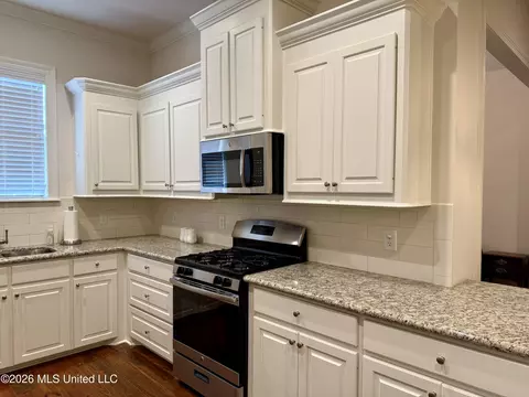 Kitchen - 242 Falls Xing, Madison, MS 39110 photo 3 of 3