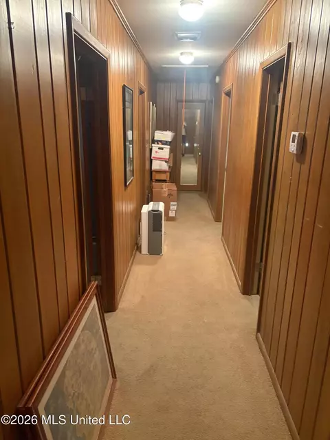 Entry Way - 200 Gloucester Rd, Natchez, MS 39120 photo 1 of 1