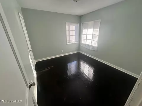 Bedroom - 1054 Matthews Ave, Jackson, MS 39209 photo 2 of 2