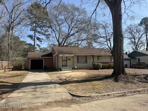 1054 Matthews Ave, Jackson, MS 39209
