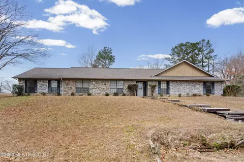 165 Devils Backbone Rd, Saltillo, MS 38866