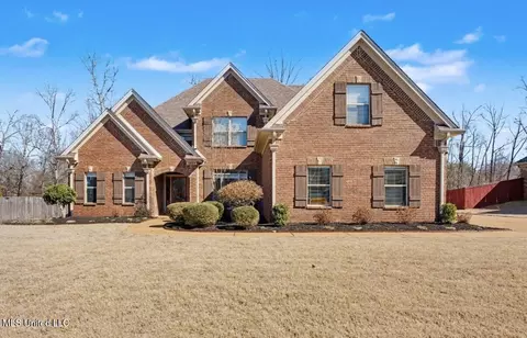 1884 W Keenlan Dr, Hernando, MS 38632