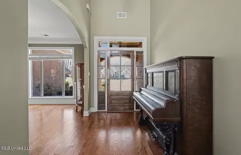 Entry Way - 1884 W Keenlan Dr, Hernando, MS 38632 photo 1 of 4