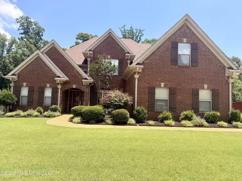 Exterior - 1884 W Keenlan Dr, Hernando, MS 38632 photo 5 of 10