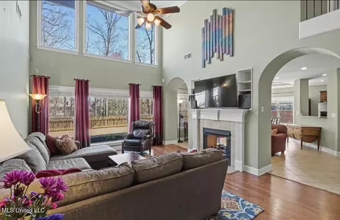 Living - 1884 W Keenlan Dr, Hernando, MS 38632 photo 1 of 2